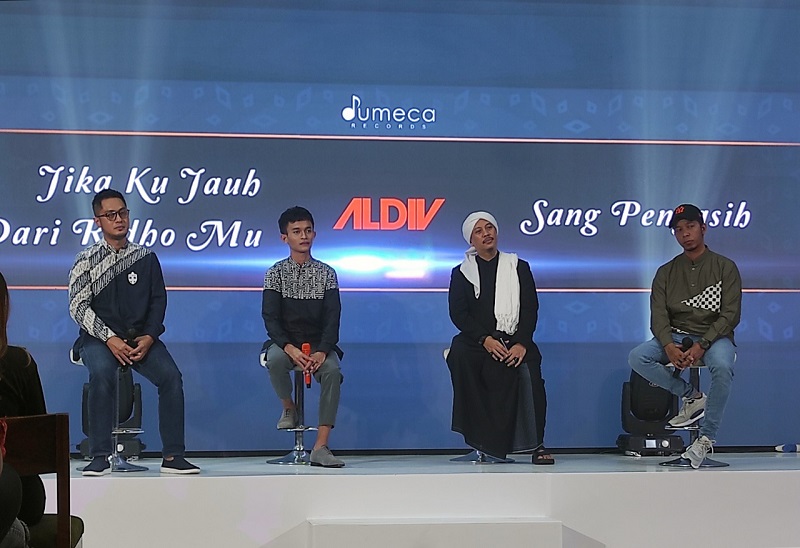 Aldiv Rilis Single Religi Sang Pengasih & Jika Ku Jauh dari Ridho-Mu